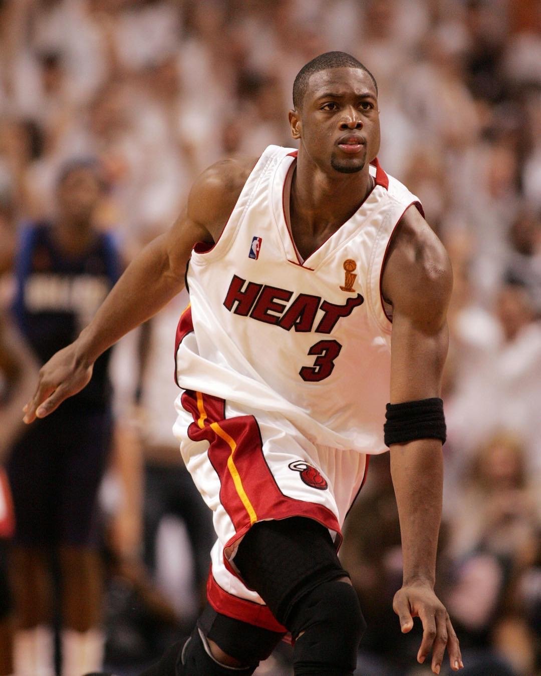 利物浦英联杯主场或轻取热刺 数据：至少赢2球（英联杯：利物浦主场有望轻取热刺，数据看至少两球优势）