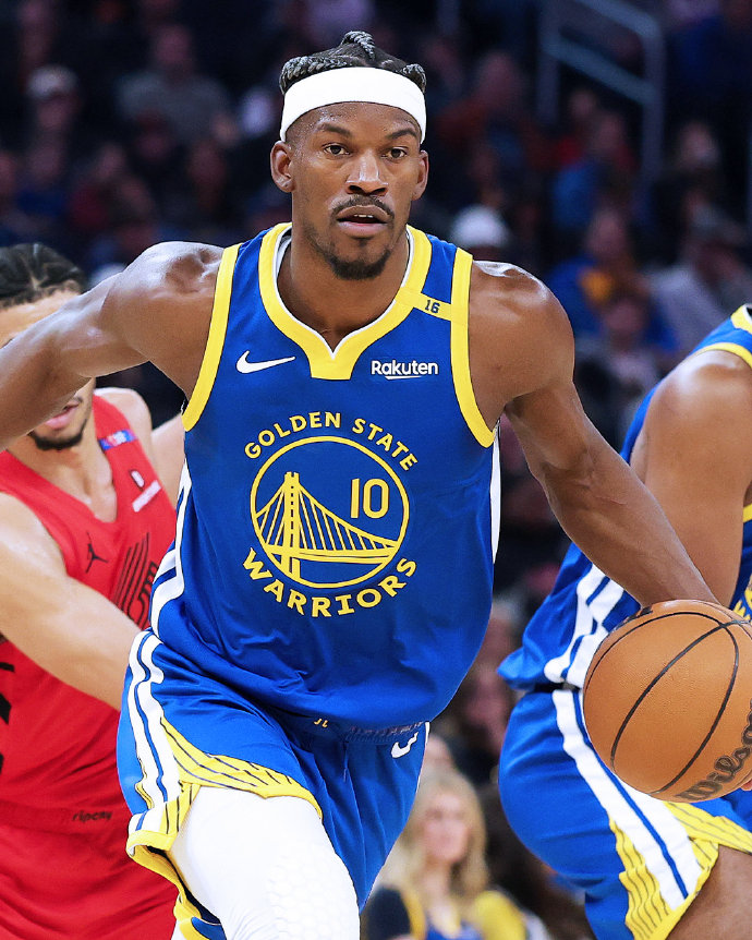 半场战报：罗马0-1那不勒斯，内雷斯反击单刀破门（半场速报：那不勒斯1-0领先罗马，内雷斯反击单刀破门）