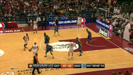 多特4-0十人黄潜，吉拉西双响，阿德耶米、斯文松建功，法比奥-席尔瓦失点（多特4-0完胜十人黄潜：吉拉西梅开二度，阿德耶米和斯文松破门，法比奥-席尔瓦点球失手）