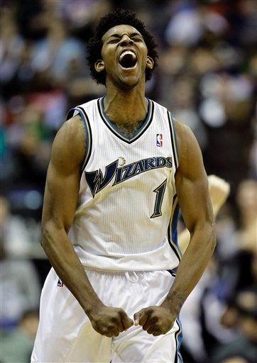 希勒：伊萨克真想走就赶紧卖了，纽卡的夏窗一团糟（希勒：伊萨克若铁心离队就尽快出售，纽卡今夏转会窗一塌糊涂）